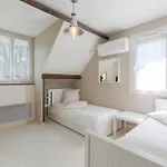 De La Douloustre *