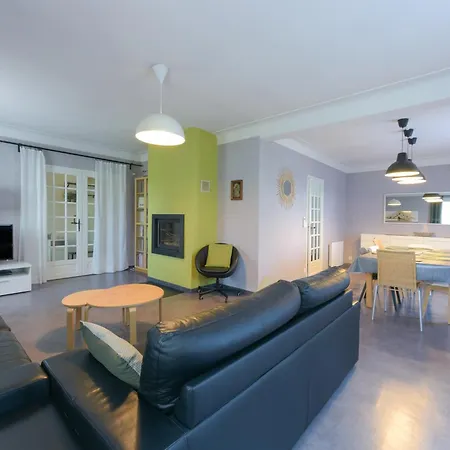 De La Douloustre Hébergement de vacances *